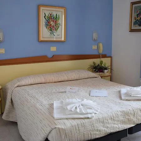 Sombrero Hotel 3*